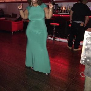 Green gown. Holiday dress.